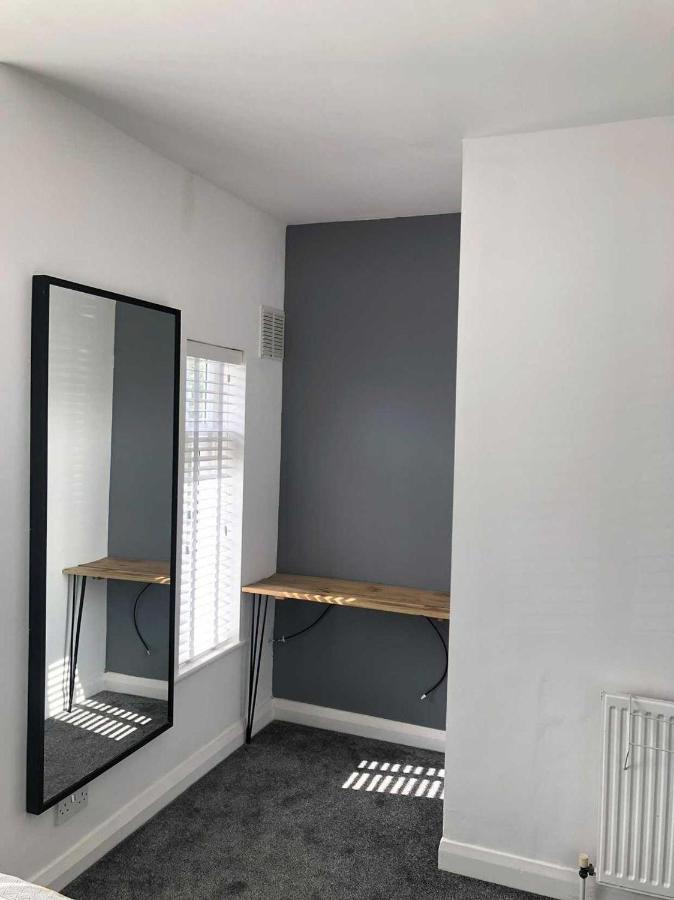 Entire Residential Property With Parking Kingston upon Hull Exterior photo